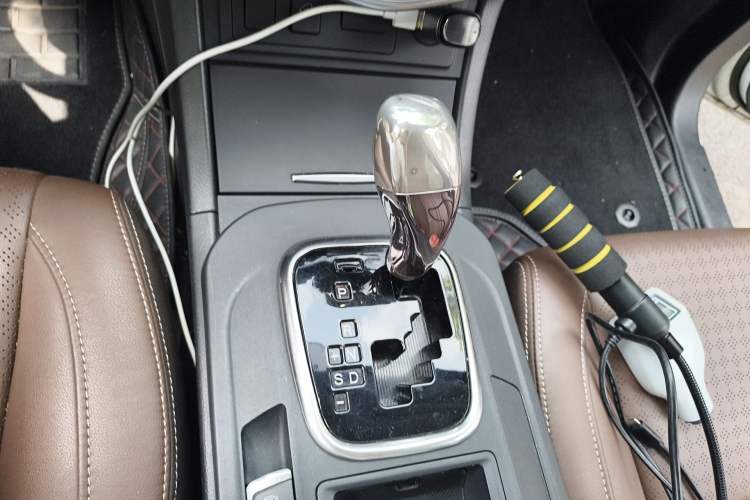 Used BYD S7 2016 2.0T Automatic Prestige Plus Gear Lever