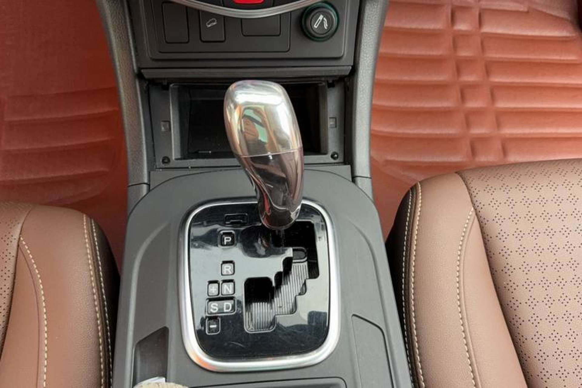 Used BYD S7 2016 2.0T Automatic Prestige Edition Gear Lever