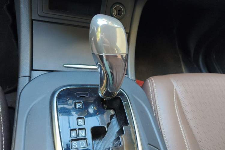 Used BYD S7 2016 2.0T Automatic Prestige Edition Gear Lever