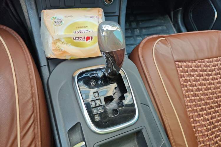 Used BYD S7 2016 2.0T Automatic Prestige Plus Gear Lever