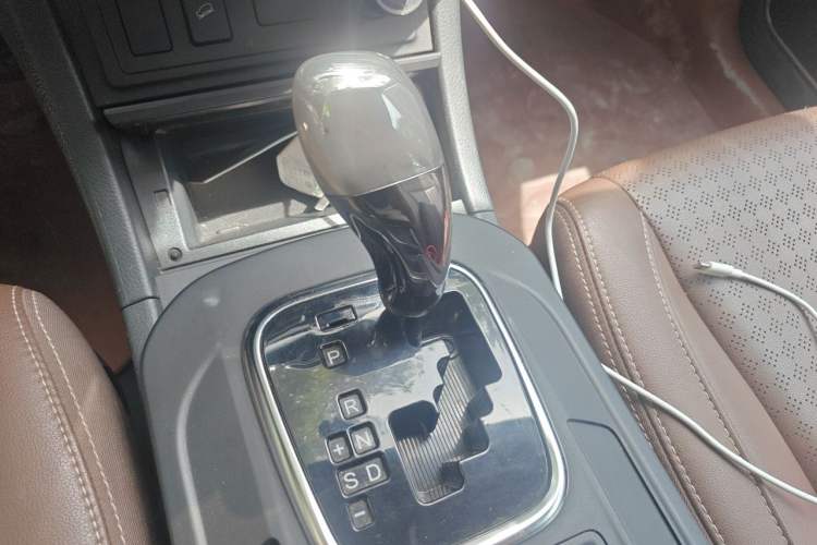 Used BYD S7 2016 2.0T Automatic Prestige Plus Gear Lever