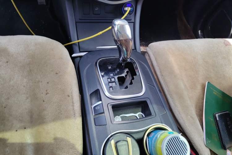 Used BYD S7 2016 2.0T Automatic Prestige Plus Gear Lever