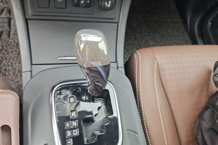 Used BYD S7 2016 2.0T Automatic Flagship Plus Gear Lever