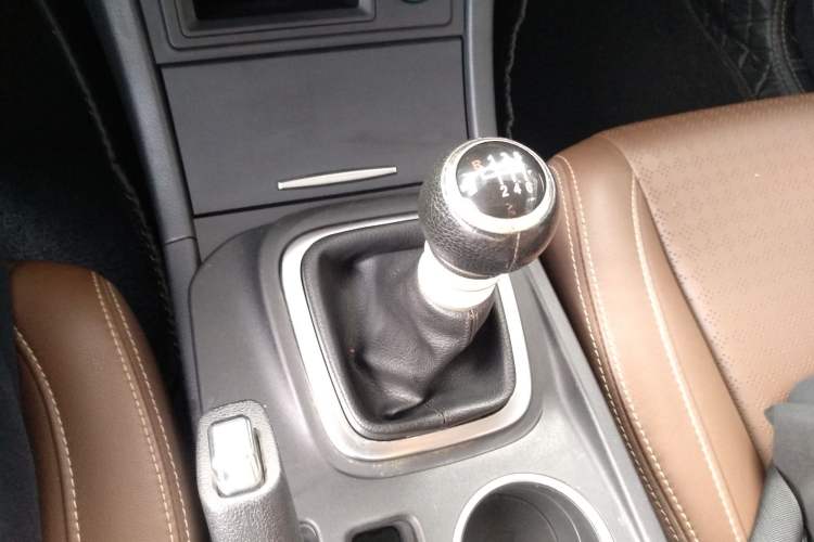 Used BYD S7 2016 1.5T Manual Luxury Edition Gear Lever