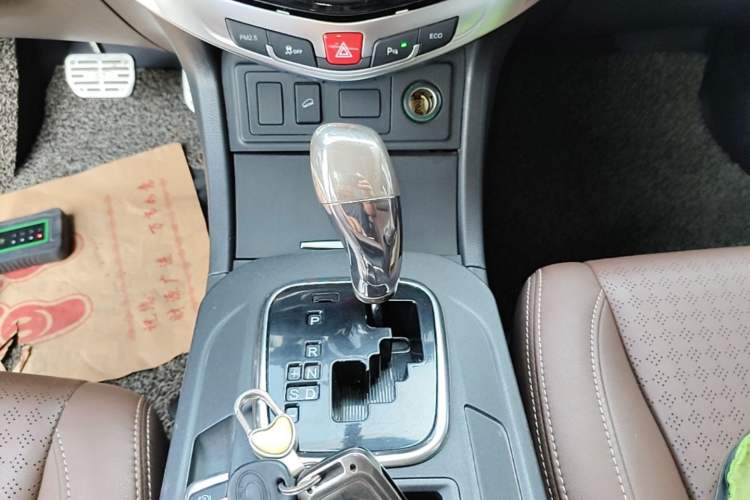 Used BYD S7 2016 2.0T Automatic Prestige Plus Gear Lever