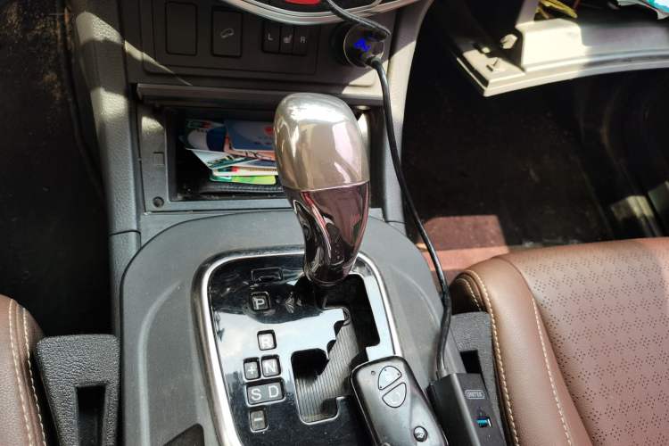 Used BYD S7 2016 2.0T Automatic Flagship Plus Gear Lever
