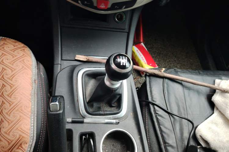 Used BYD S7 2016 1.5T Manual Luxury Edition Gear Lever