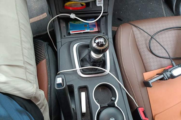 Used BYD S7 2016 1.5T Manual Luxury Edition Gear Lever