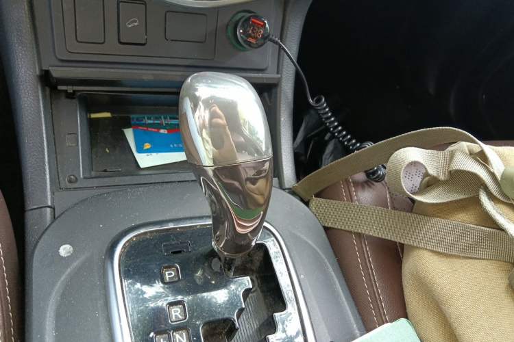 Used BYD S7 2016 2.0T Automatic Prestige Plus Gear Lever