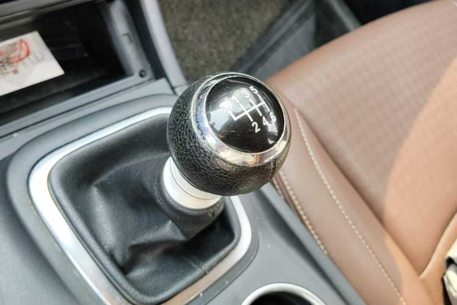 Used BYD S7 2016 1.5T Manual Luxury Edition Gear Lever