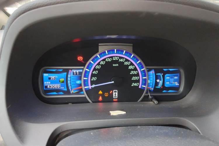 Used BYD S7 2016 2.0T Automatic Prestige Plus Instrument Cluster