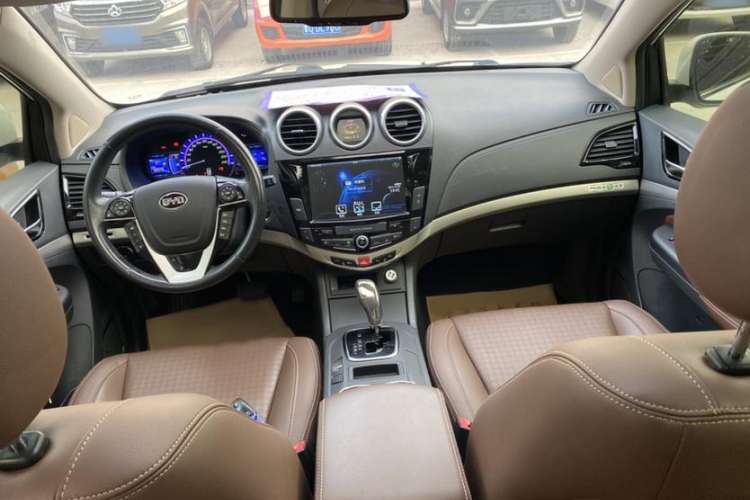 Used BYD S7 2016 2.0T Automatic Prestige Edition Interior 1