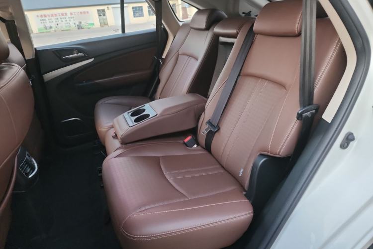 Used BYD S7 2016 2.0T Automatic Prestige Edition Interior 1