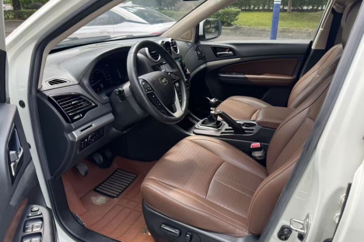 Used BYD S7 2016 1.5T Manual Luxury Edition Interior 2