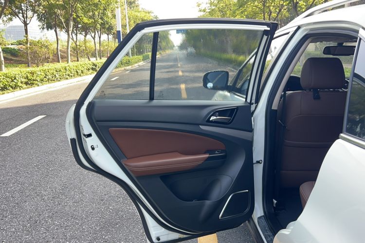 Used BYD S7 2016 1.5T Manual Luxury Edition Interior 6