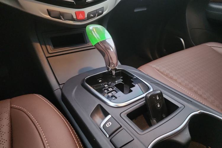 Used BYD S7 2016 2.0T Automatic Prestige Edition Interior 6
