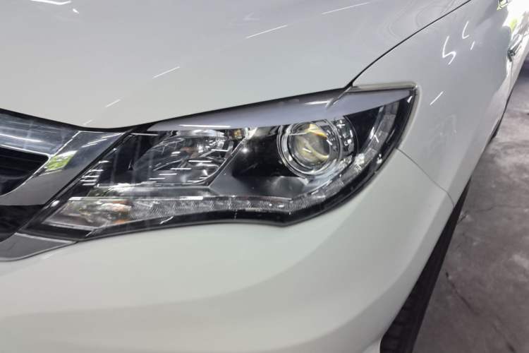 Used BYD S7 2016 2.0T Automatic Prestige Plus Left Front Headlight