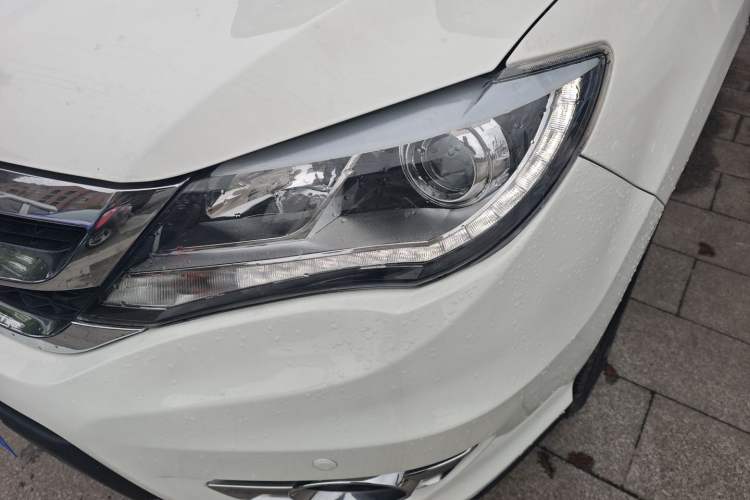 Used BYD S7 2016 2.0T Automatic Prestige Plus Left Front Headlight