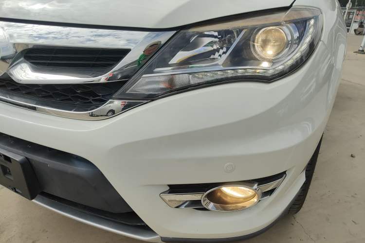 Used BYD S7 2016 2.0T Automatic Prestige Plus Left Front Headlight
