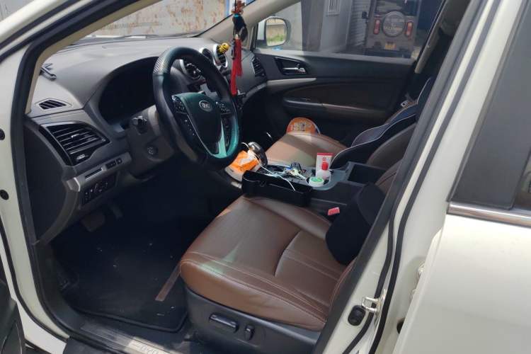 Used BYD S7 2016 2.0T Automatic Flagship Version Left Front Seat