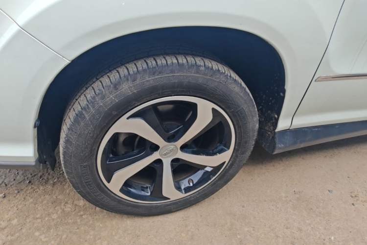 Used BYD S7 2016 2.0T Automatic Prestige Plus Left Front Wheel Hub