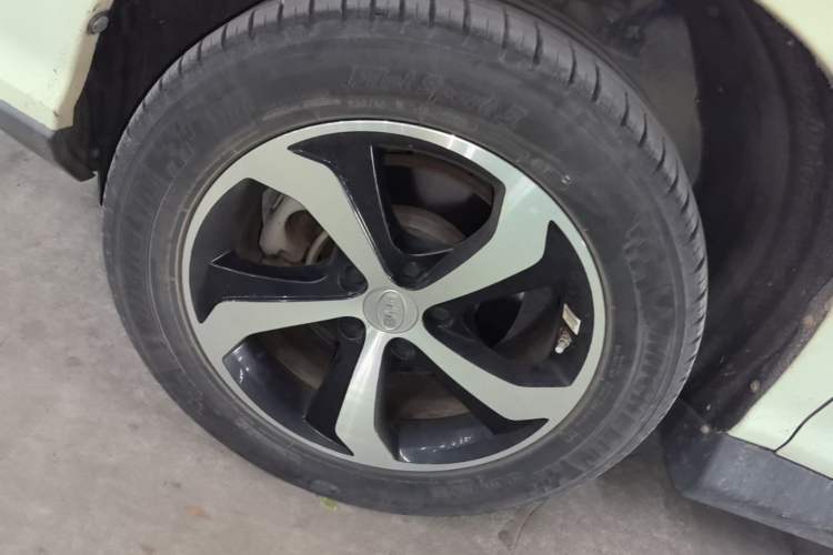 Used BYD S7 2016 2.0T Automatic Prestige Plus Left Front Wheel Hub