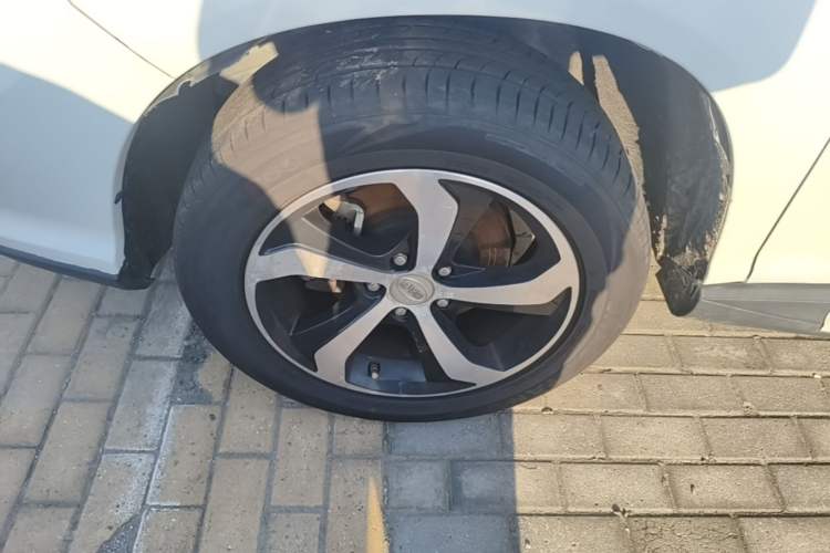 Used BYD S7 2016 2.0T Automatic Prestige Edition Left Front Wheel Hub