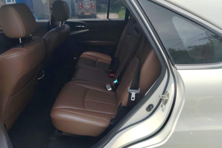 Used BYD S7 2016 2.0T Automatic Flagship Version Left Rear Seat