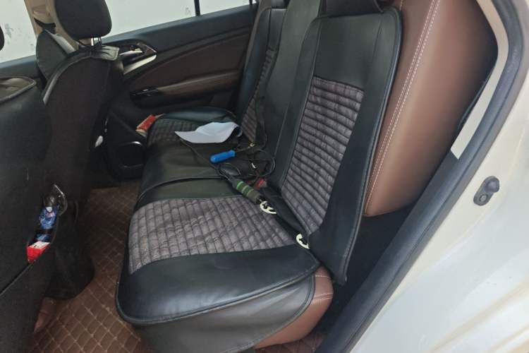 Used BYD S7 2016 2.0T Automatic Prestige Edition Left Rear Seat