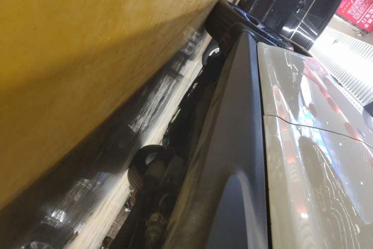 Used BYD S7 2016 2.0T Automatic Prestige Plus Left Side Sill