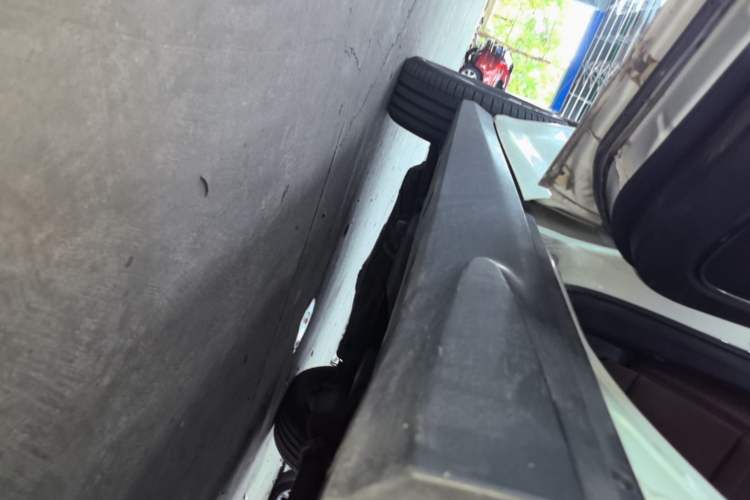 Used BYD S7 2016 2.0T Automatic Prestige Plus Left Side Sill