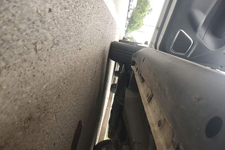 Used BYD S7 2016 1.5T Manual Luxury Edition Left Side Sill