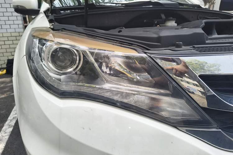 Used BYD S7 2016 2.0T Automatic Prestige Plus Right Front Headlight