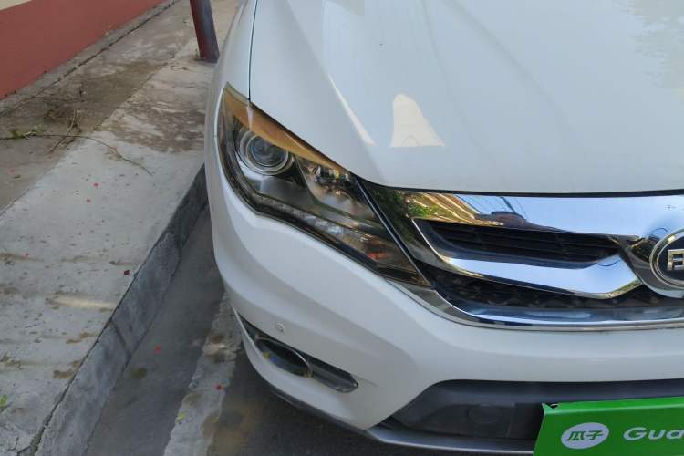 Used BYD S7 2016 2.0T Automatic Prestige Edition Right Front Headlight