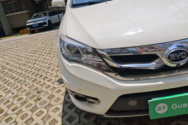 Used BYD S7 2016 2.0T Automatic Prestige Plus Right Front Headlight