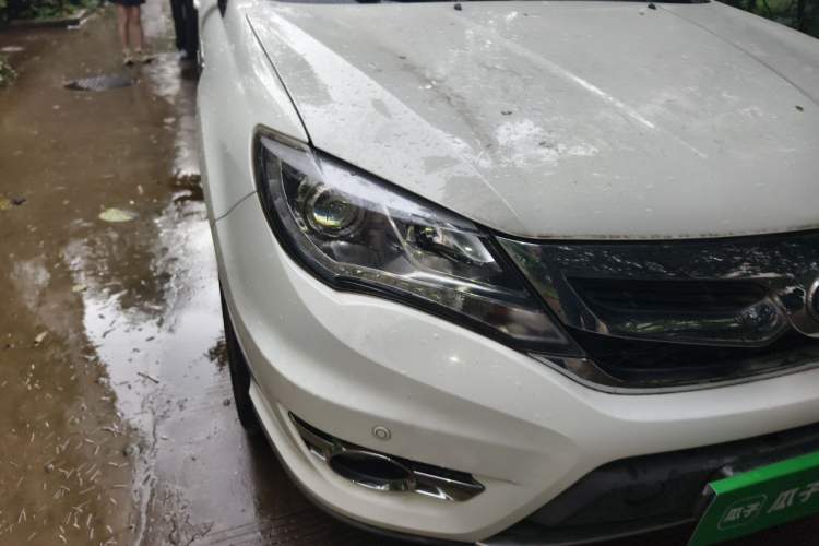 Used BYD S7 2016 2.0T Automatic Prestige Plus Right Front Headlight