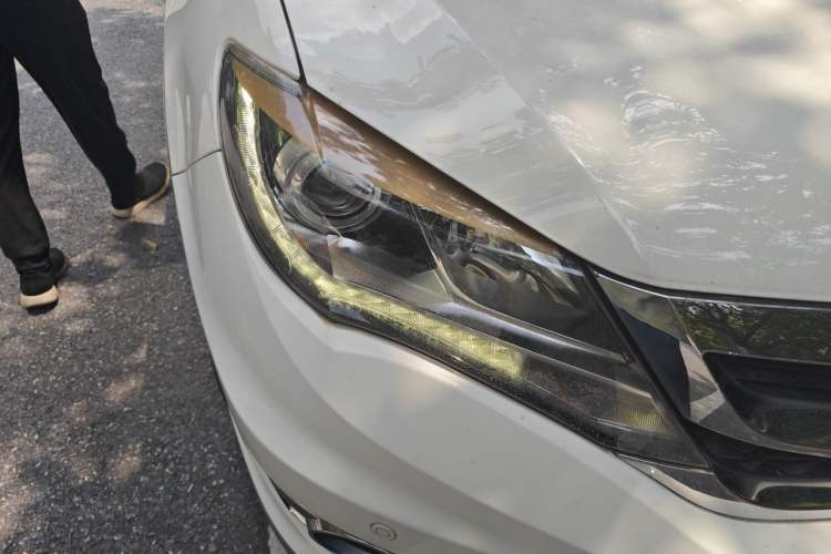 Used BYD S7 2016 2.0T Automatic Prestige Plus Right Front Headlight