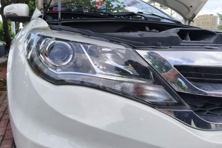 Used BYD S7 2016 2.0T Automatic Flagship Plus Right Front Headlight