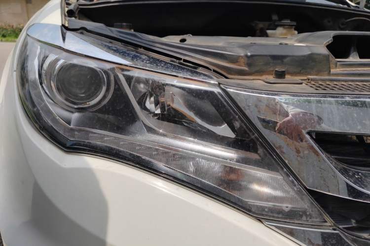 Used BYD S7 2016 2.0T Automatic Flagship Version Right Front Headlight