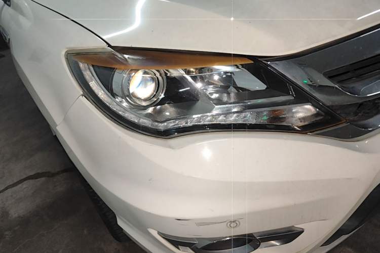 Used BYD S7 2016 2.0T Automatic Prestige Plus Right Front Headlight