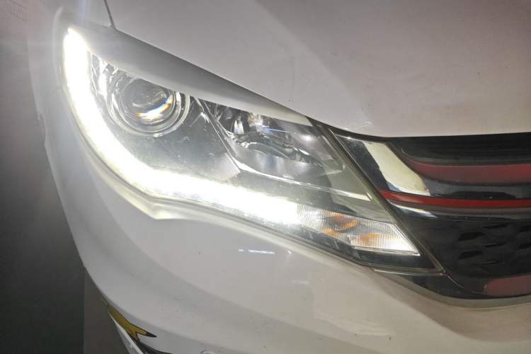 Used BYD S7 2016 2.0T Automatic Prestige Plus Right Front Headlight