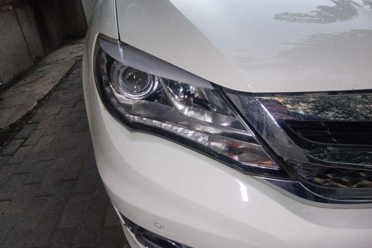 Used BYD S7 2016 2.0T Automatic Flagship Plus Right Front Headlight