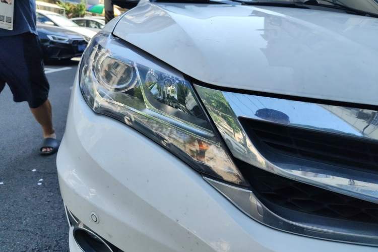 Used BYD S7 2016 2.0T Automatic Prestige Plus Right Front Headlight