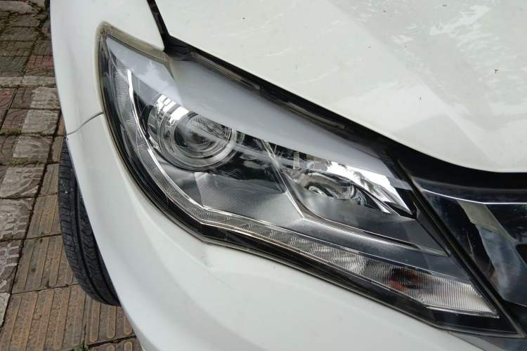 Used BYD S7 2016 2.0T Automatic Prestige Plus Right Front Headlight
