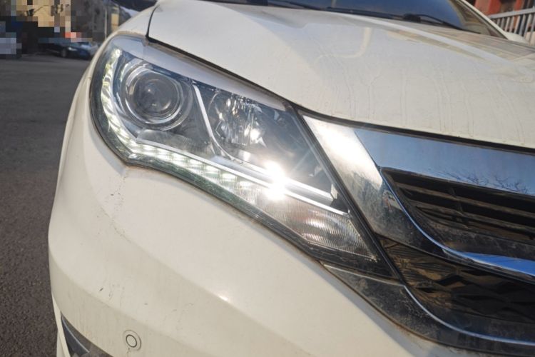 Used BYD S7 2016 2.0T Automatic Flagship Plus Right Front Headlight