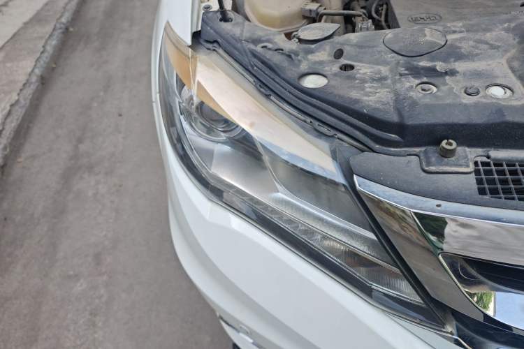 Used BYD S7 2016 2.0T Automatic Prestige Edition Right Front Headlight