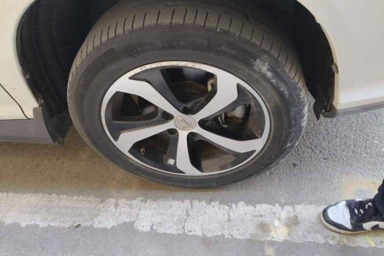 Used BYD S7 2016 2.0T Automatic Prestige Edition Right Front Wheel Hub