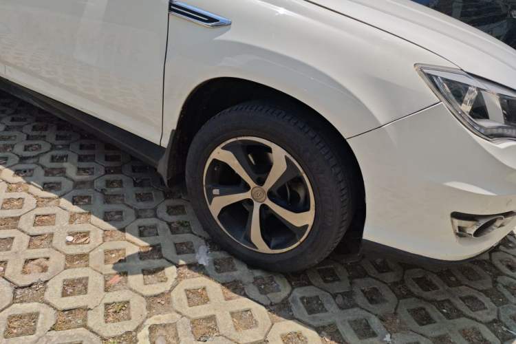 Used BYD S7 2016 2.0T Automatic Prestige Plus Right Front Wheel Hub