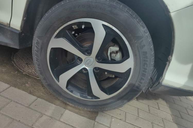 Used BYD S7 2016 2.0T Automatic Flagship Plus Right Front Wheel Hub