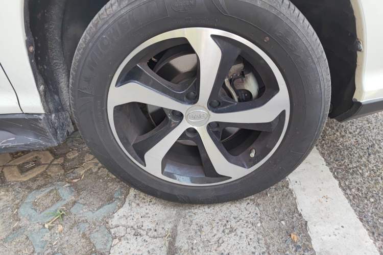 Used BYD S7 2016 2.0T Automatic Flagship Plus Right Front Wheel Hub